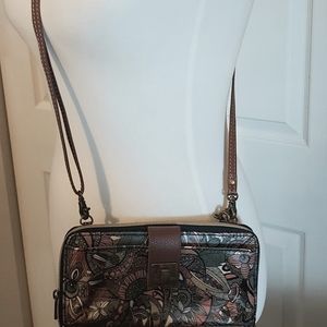 SAC cross body wallet